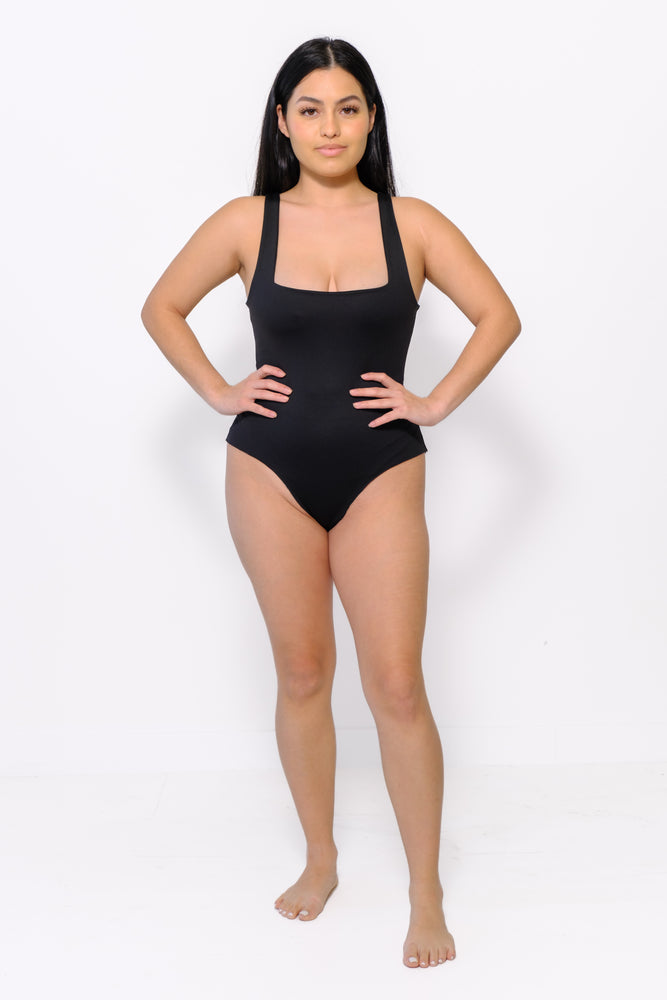 Essential bodysuit with two reversible necklines and a seamless thong